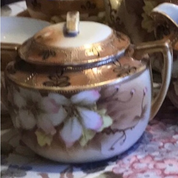 TEAPOT CREAMER AND LIDDED SUGAR BOWL (PLEASE SEE BOTH POSTS) - Picture 2 of 3